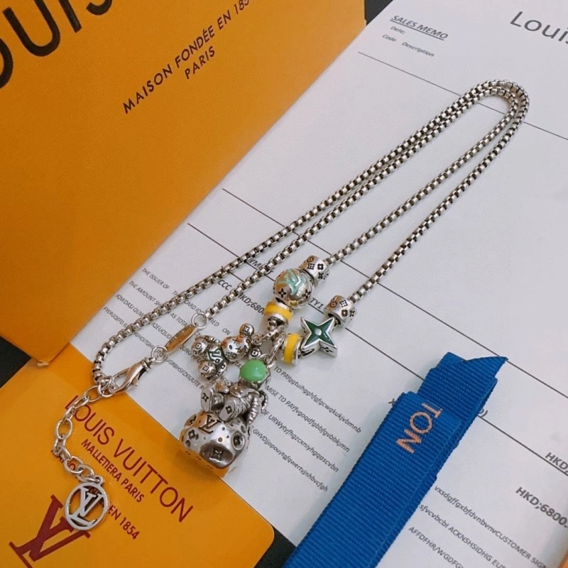 Louis Vuitton Necklaces Trendy 248428
