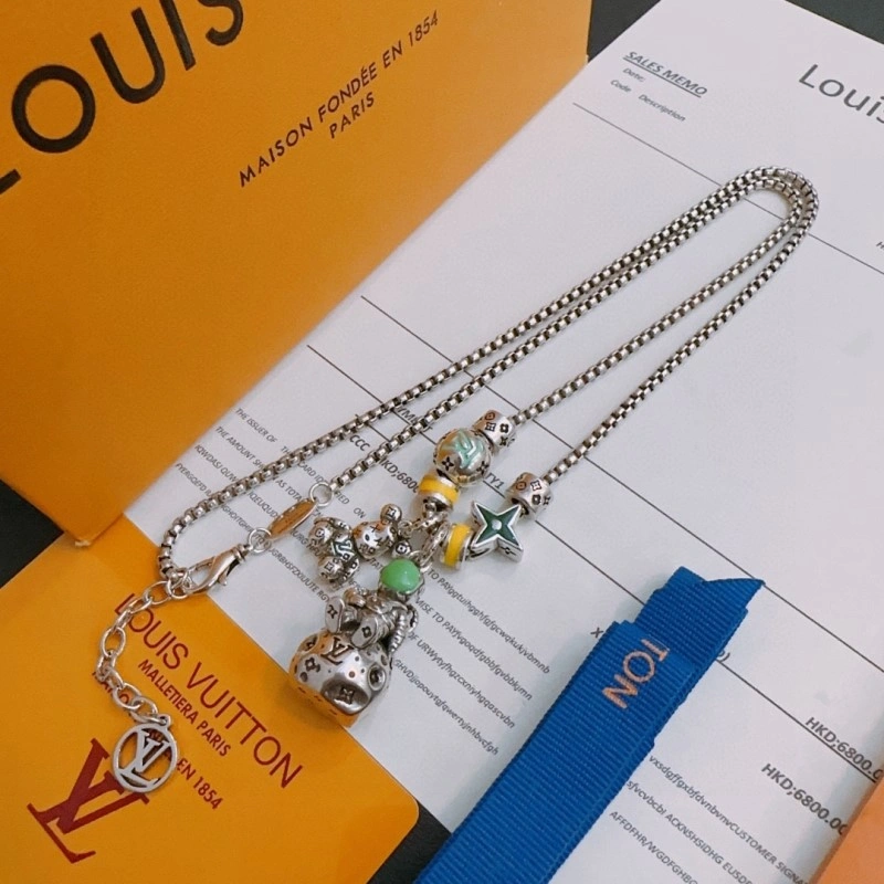 Louis Vuitton Necklaces Trendy 248428