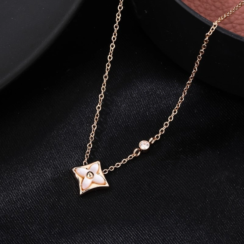 Louis Vuitton Necklaces Refined 248427