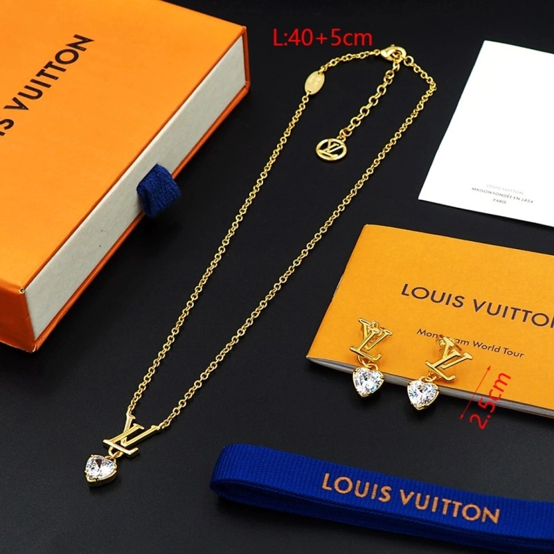 Effortless Louis Vuitton Necklaces 248419