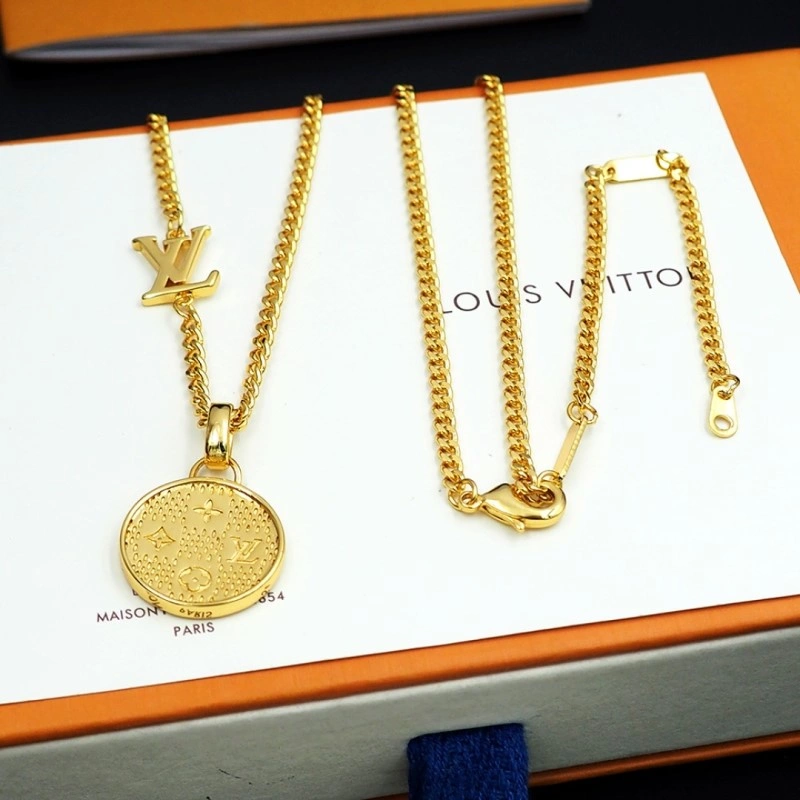 UrbanChic Louis Vuitton Necklaces 248421