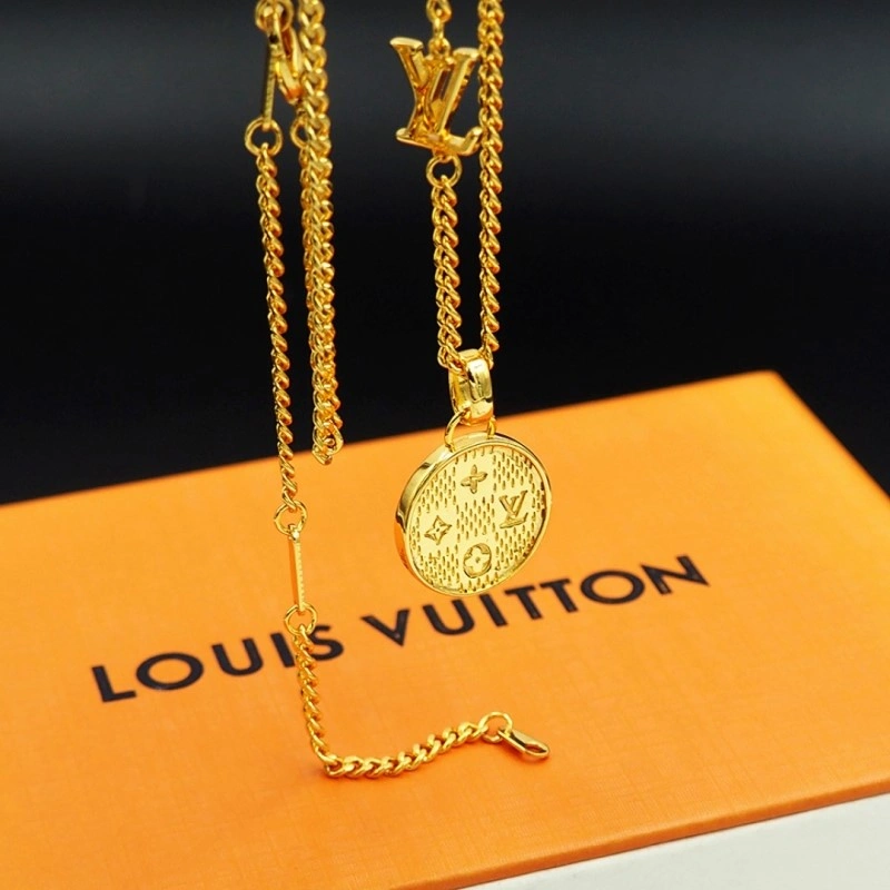 UrbanChic Louis Vuitton Necklaces 248421