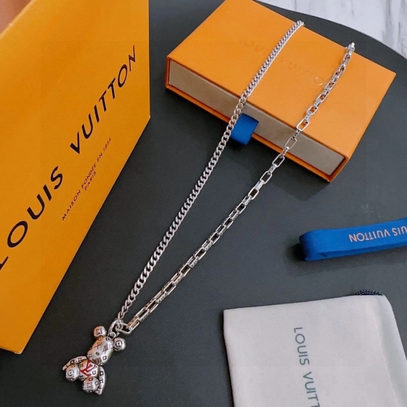 Attractive Louis Vuitton Necklaces 248418
