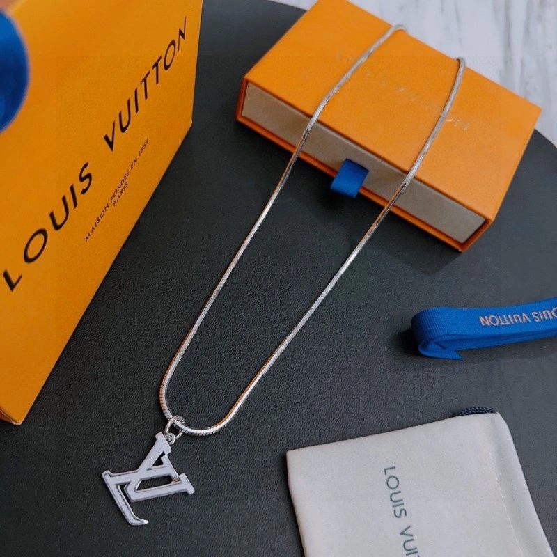 Flexible Louis Vuitton Necklaces 248417