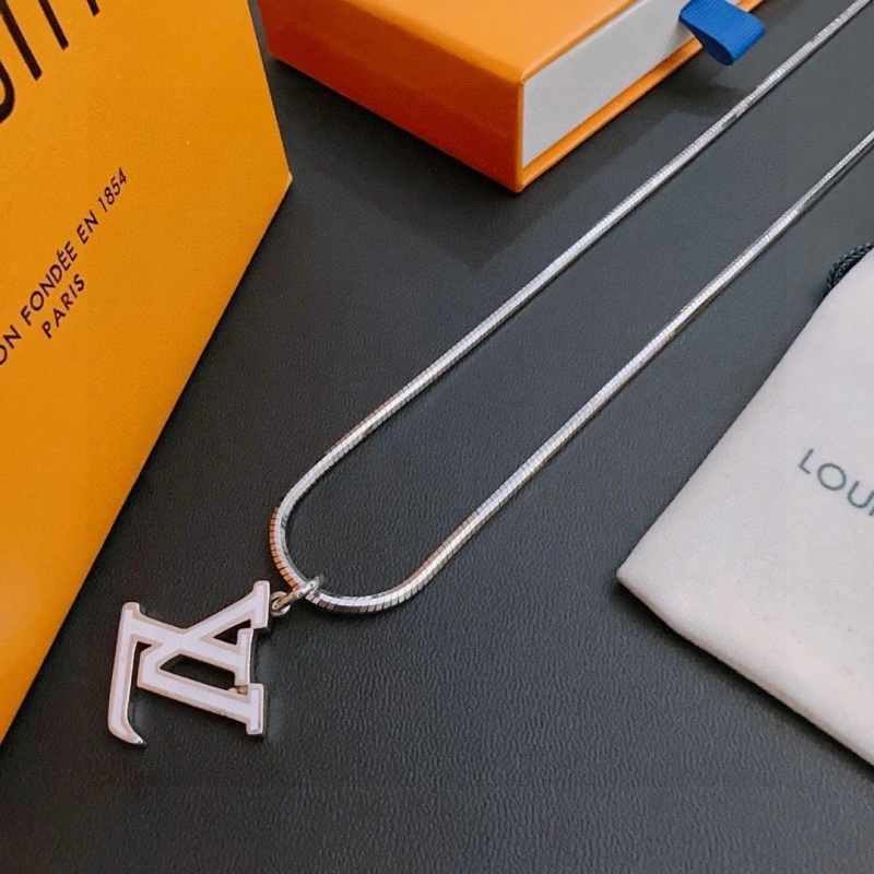 Flexible Louis Vuitton Necklaces 248417
