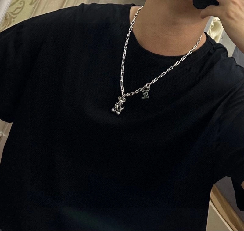 ZipUp Louis Vuitton Necklaces 248414