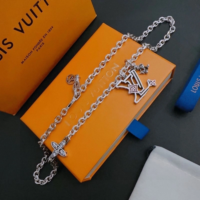 Louis Vuitton Necklaces Trendsetting 248406