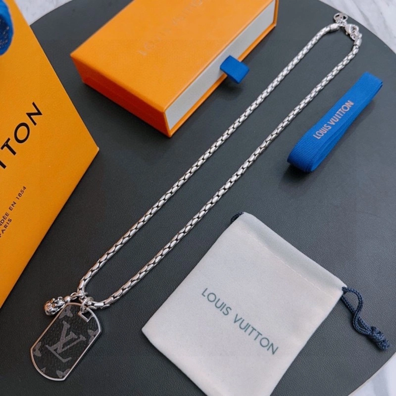 Timeless Louis Vuitton Necklaces 248407