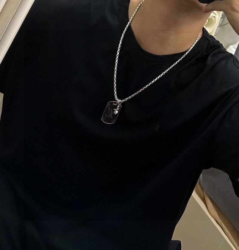 Timeless Louis Vuitton Necklaces 248407