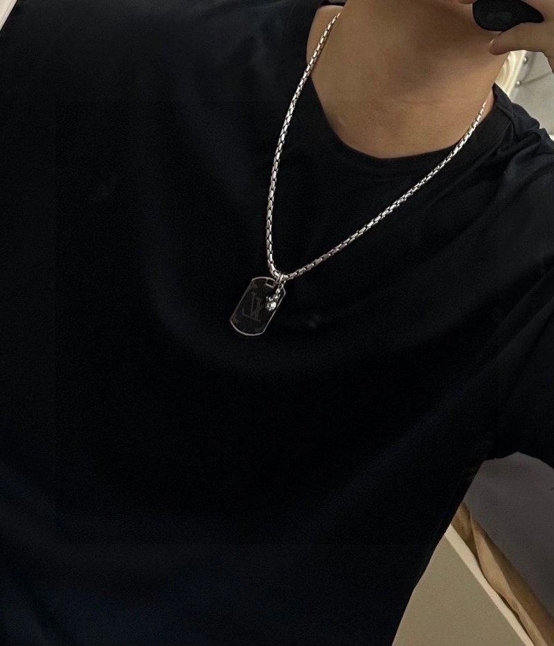 Timeless Louis Vuitton Necklaces 248407