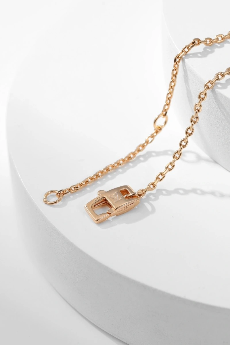 Louis Vuitton Necklaces Casual 248404