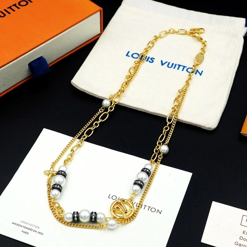 MoistureWicking Louis Vuitton Necklaces 248392