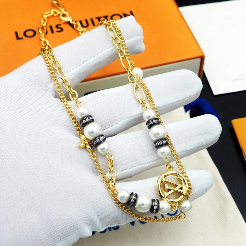 MoistureWicking Louis Vuitton Necklaces 248392
