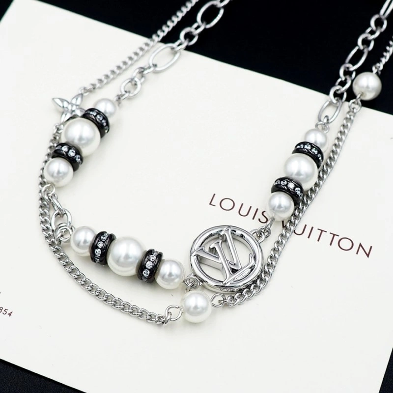 Lightweight Louis Vuitton Necklaces 248388