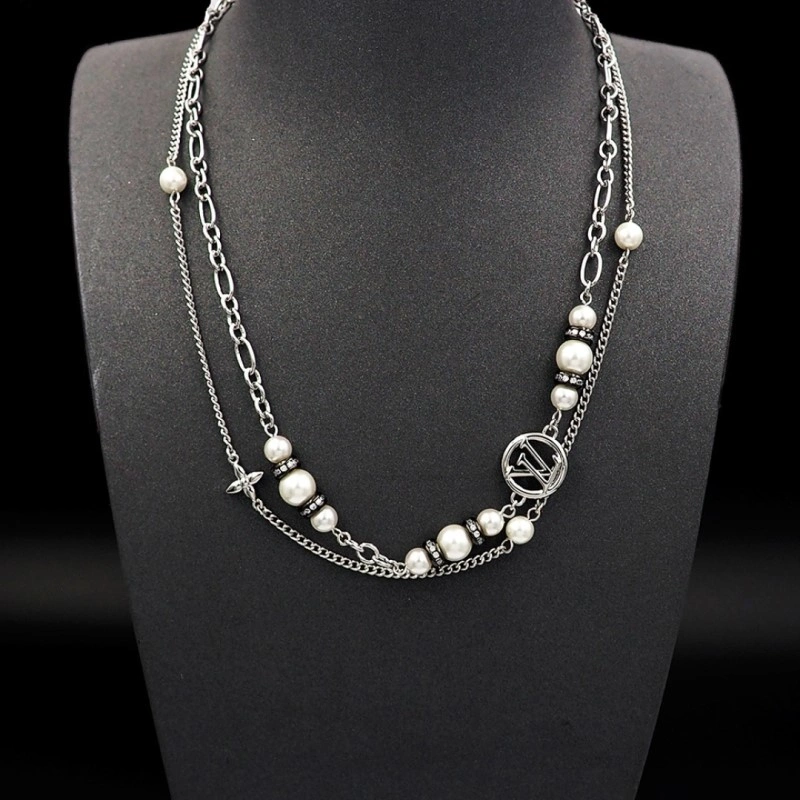 Lightweight Louis Vuitton Necklaces 248388