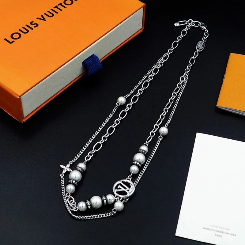 Lightweight Louis Vuitton Necklaces 248388