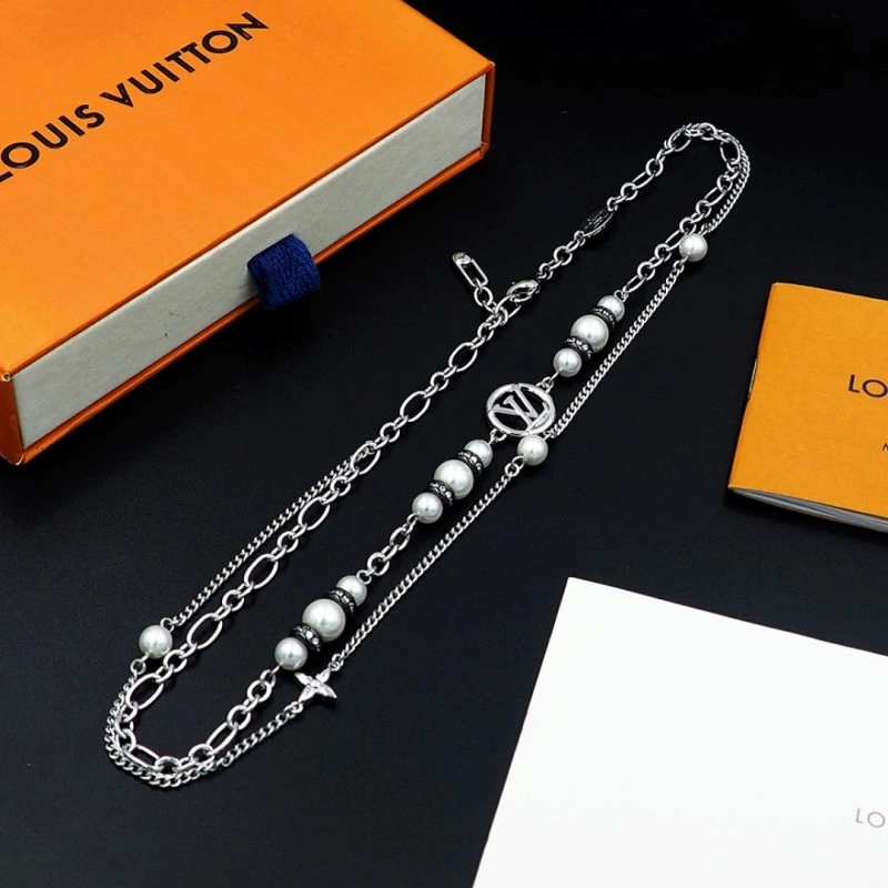 Lightweight Louis Vuitton Necklaces 248388