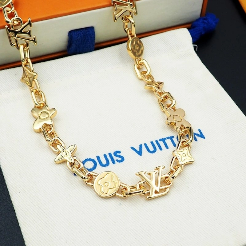 Sleek Louis Vuitton Necklaces 247937