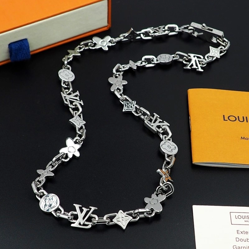 Louis Vuitton Necklaces OnTrend 247930
