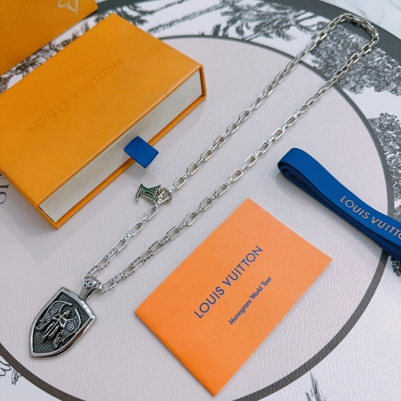 Trendsetting Louis Vuitton Necklaces 247922