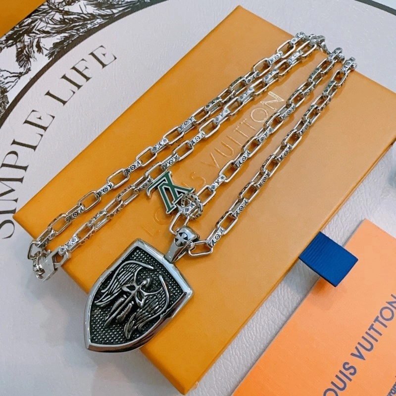 Trendsetting Louis Vuitton Necklaces 247922