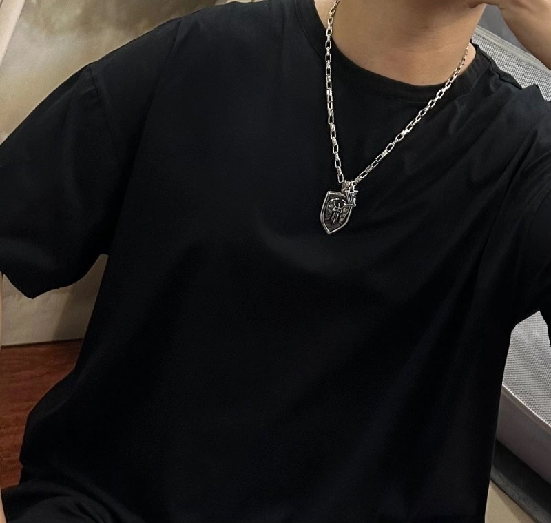 Trendsetting Louis Vuitton Necklaces 247922