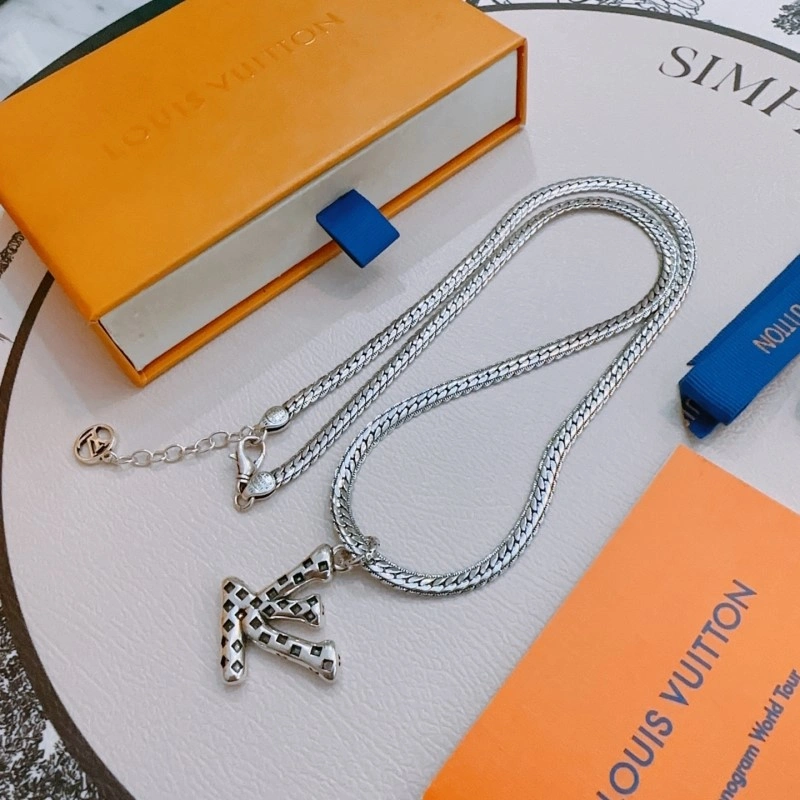 Louis Vuitton Necklaces Functional 247896