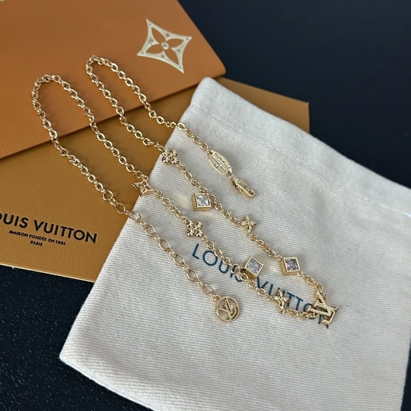 Louis Vuitton Necklaces Elegant 247891