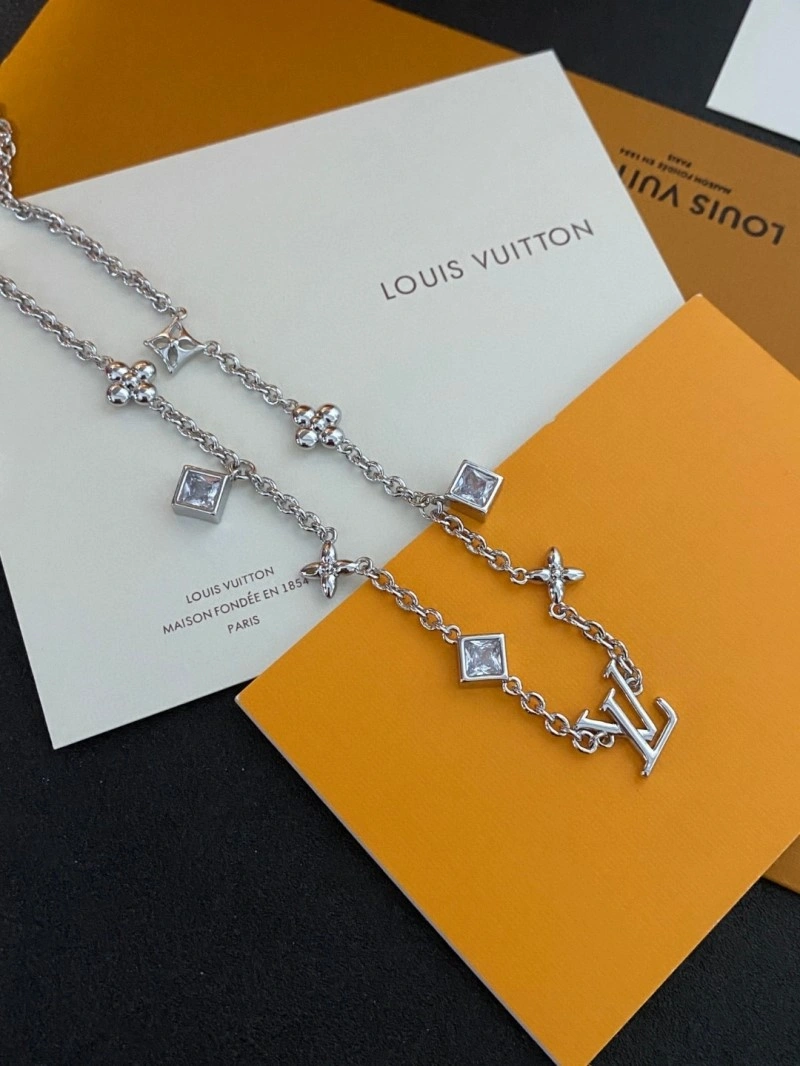 Louis Vuitton Necklaces Elegant 247891