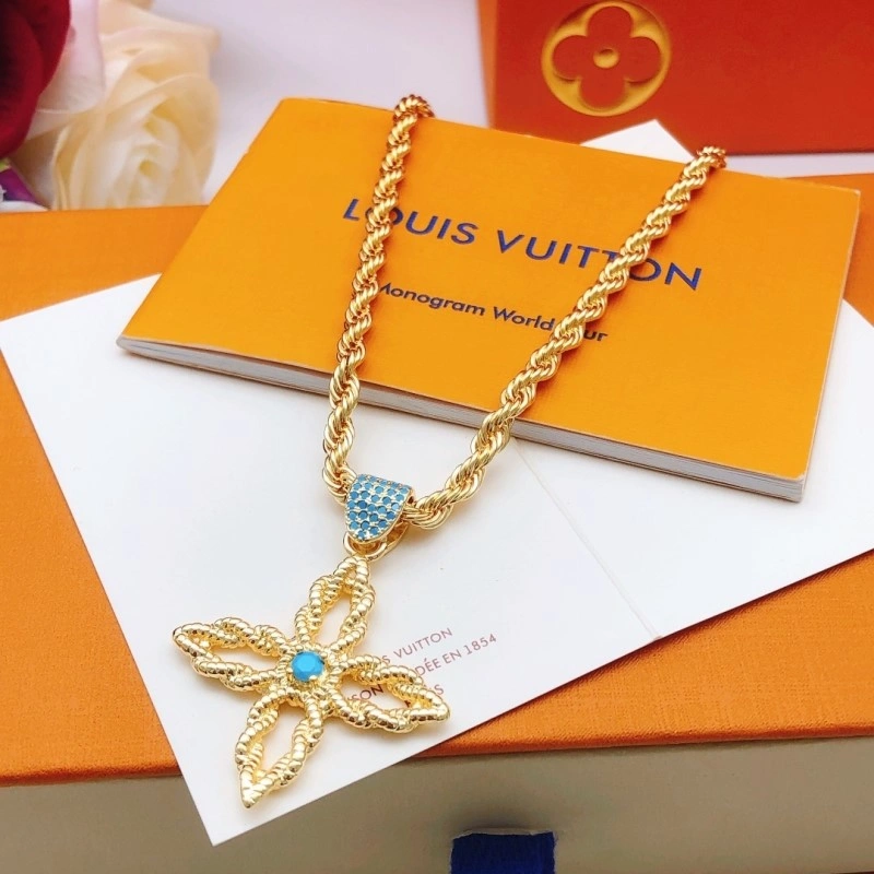 SmoothTexture Louis Vuitton Necklaces 247909