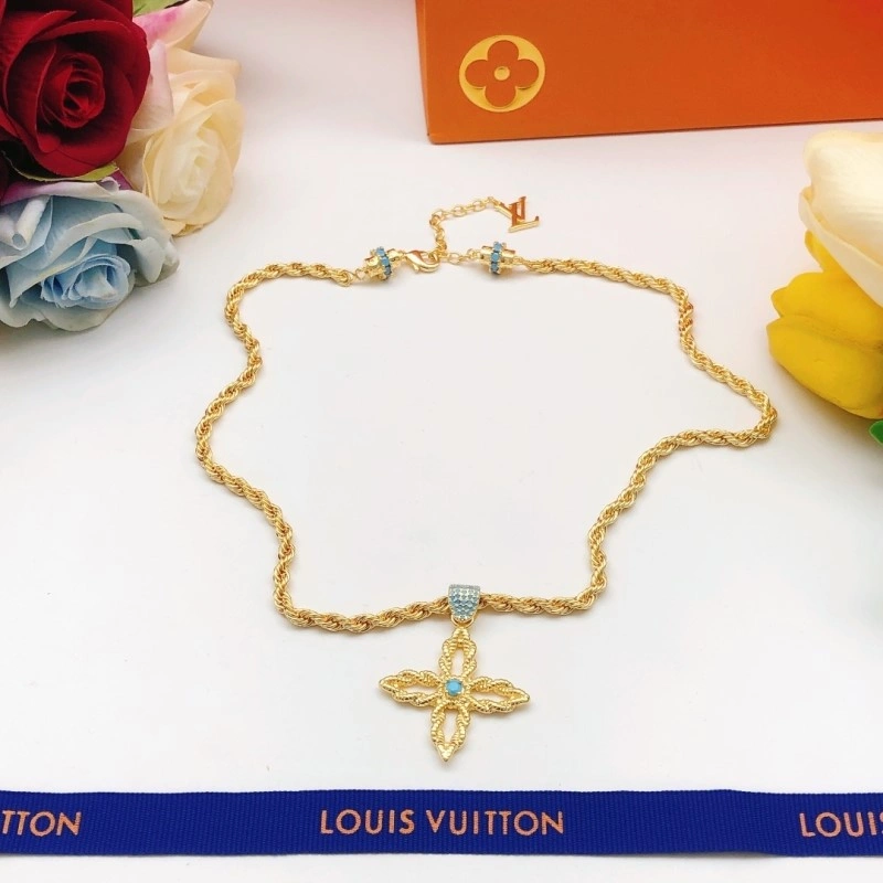 SmoothTexture Louis Vuitton Necklaces 247909