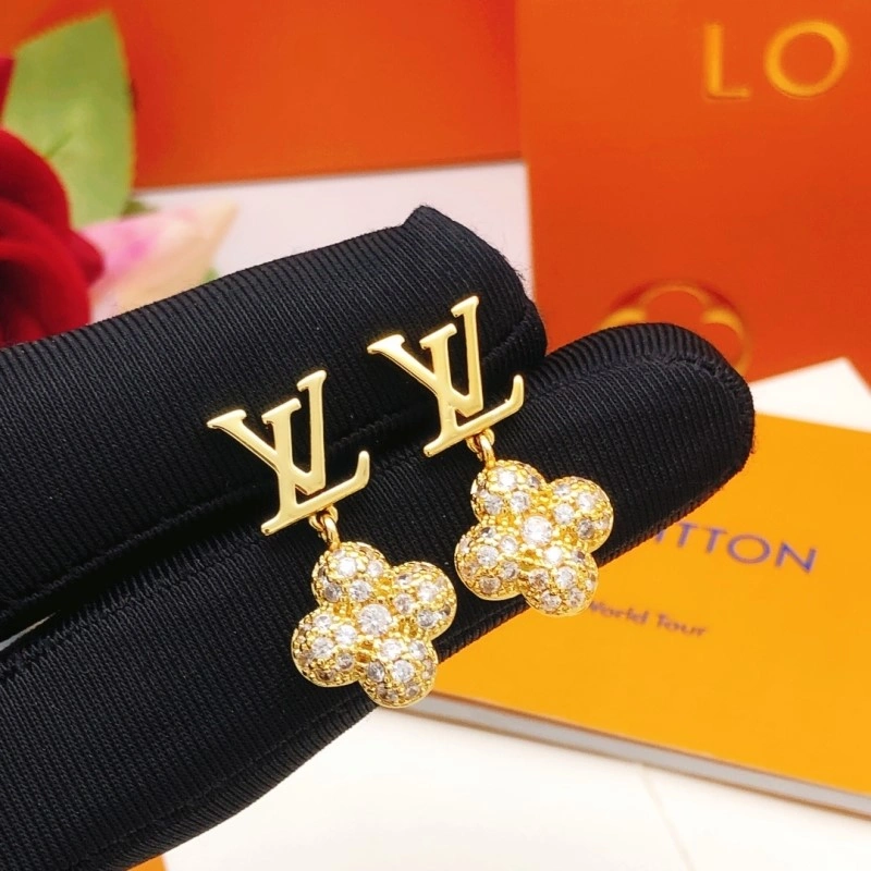 Unisex Louis Vuitton Necklaces 247900