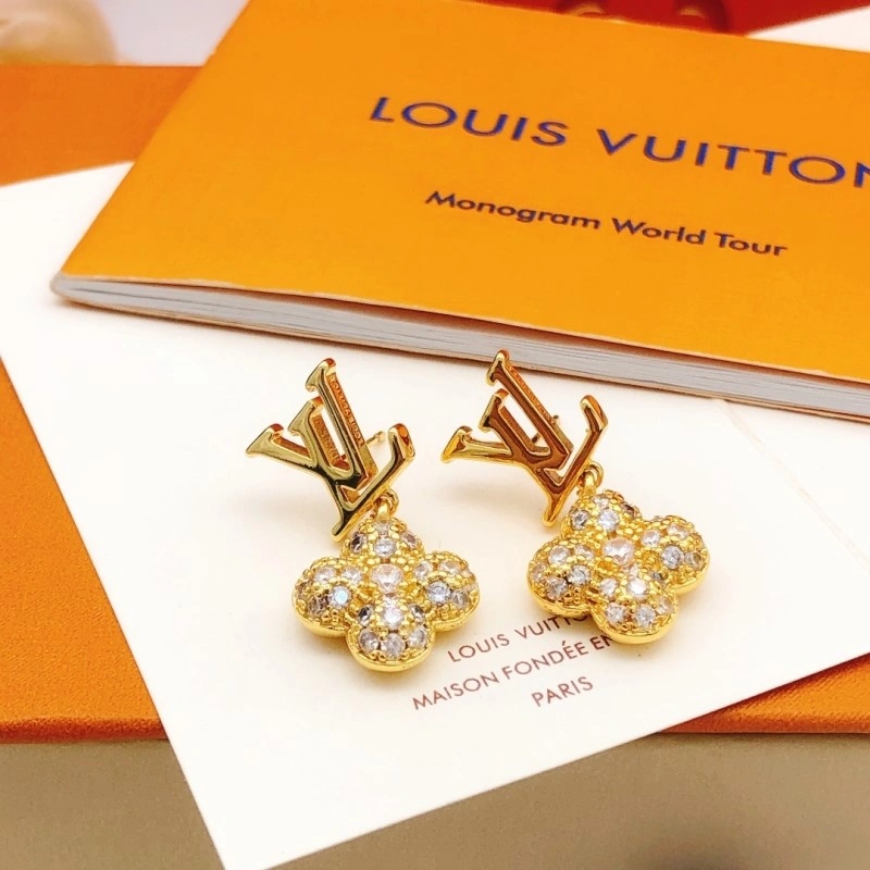 Unisex Louis Vuitton Necklaces 247900