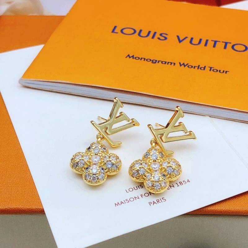 Unisex Louis Vuitton Necklaces 247900
