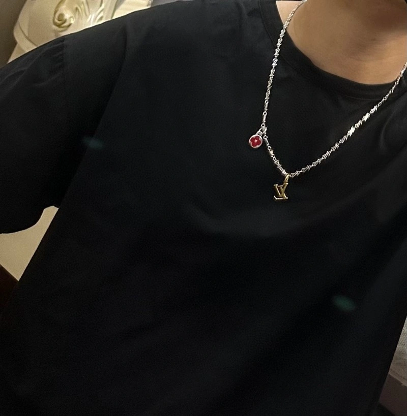 SunProtective Louis Vuitton Necklaces 247912