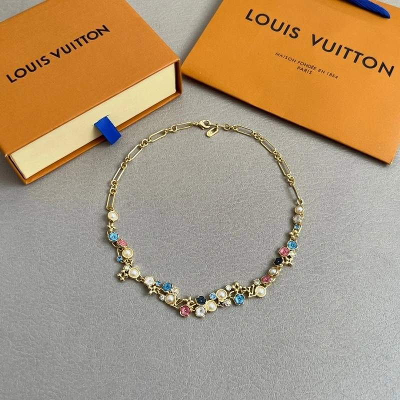 Minimalist Louis Vuitton Necklaces 247883
