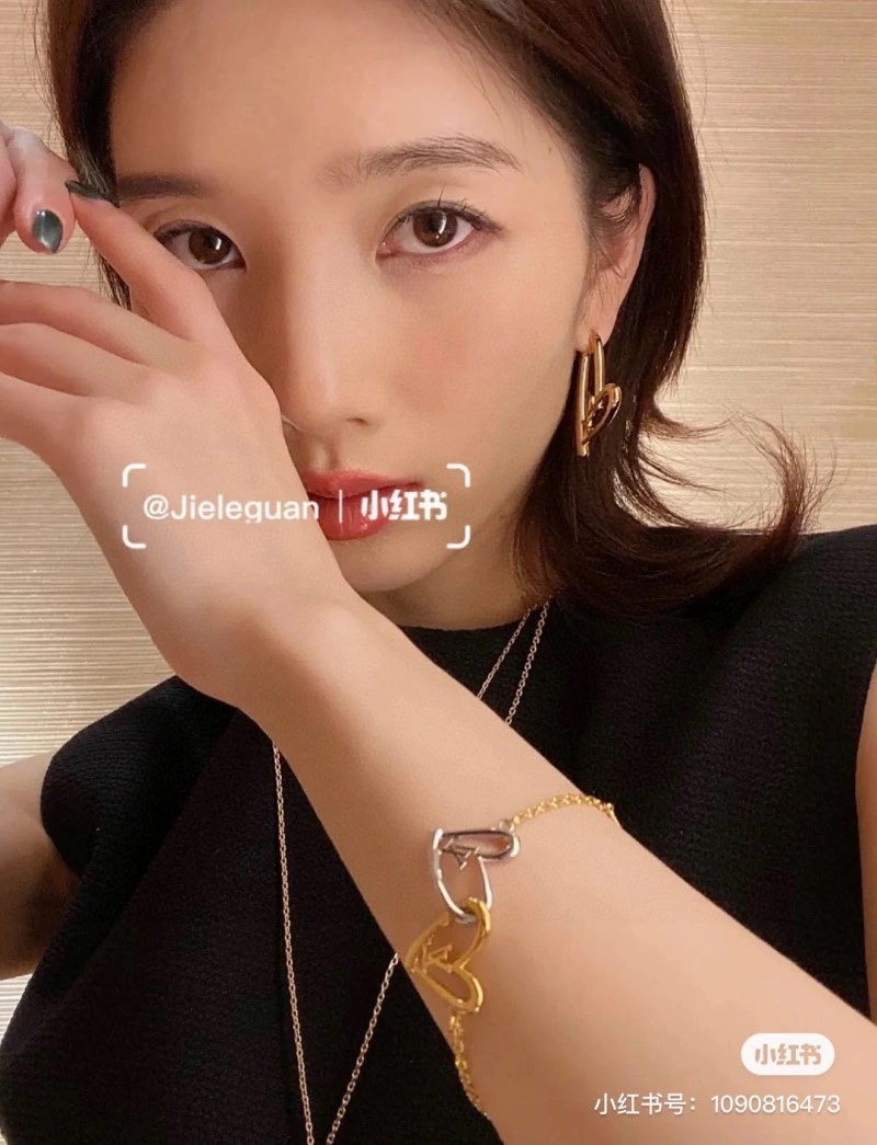 Breathable Louis Vuitton Necklaces 247879