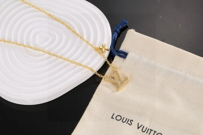 Stylish Louis Vuitton Necklaces 247877