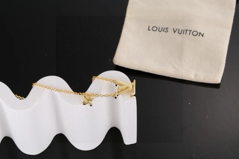 Stylish Louis Vuitton Necklaces 247877