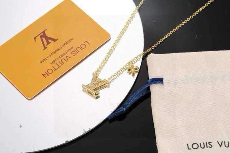 Stylish Louis Vuitton Necklaces 247877