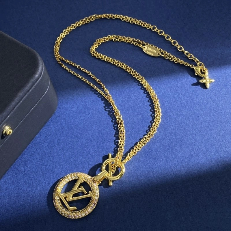 Louis Vuitton Necklaces WrinkleFree 247876