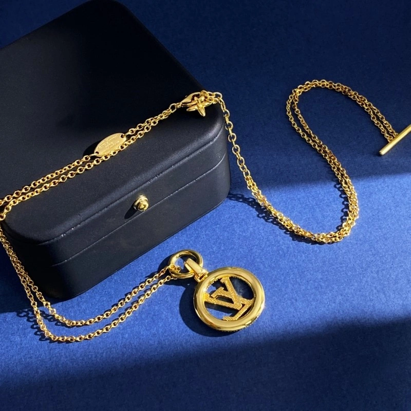 Louis Vuitton Necklaces WrinkleFree 247876