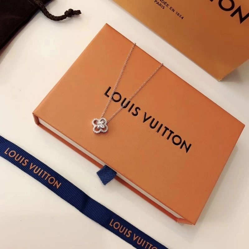 Lightweight Louis Vuitton Necklaces 247846
