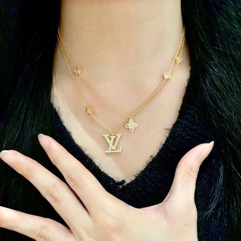 UrbanChic Louis Vuitton Necklaces 247874