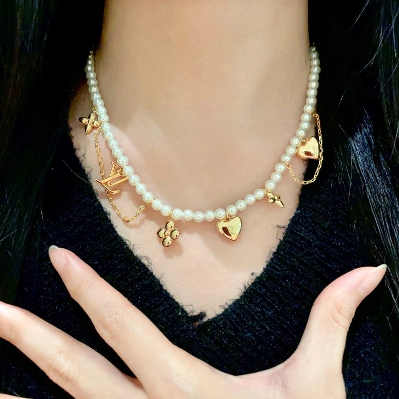 Louis Vuitton Necklaces Soft 247872