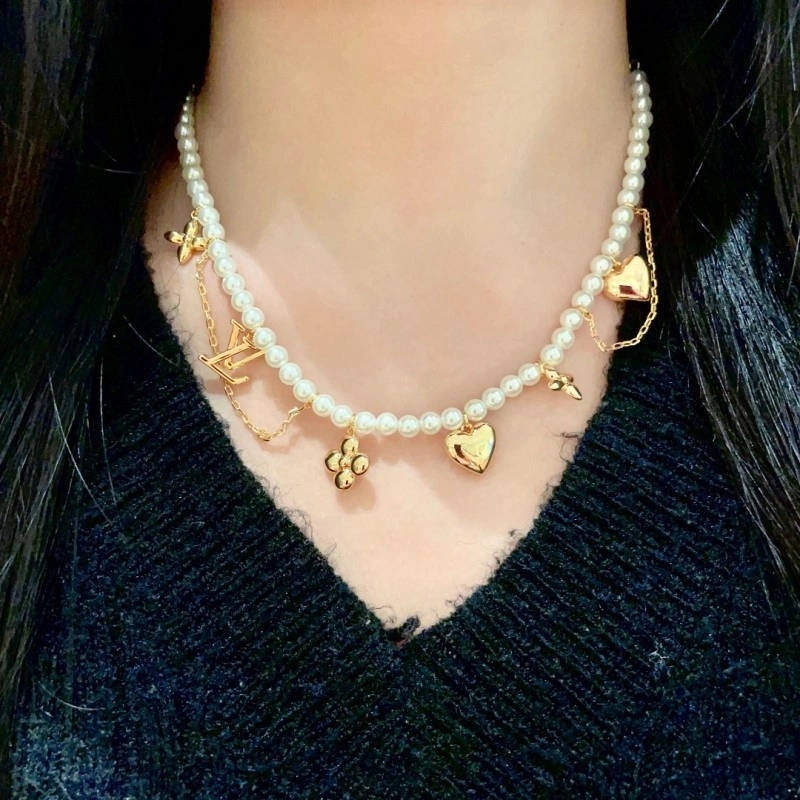Louis Vuitton Necklaces Soft 247872