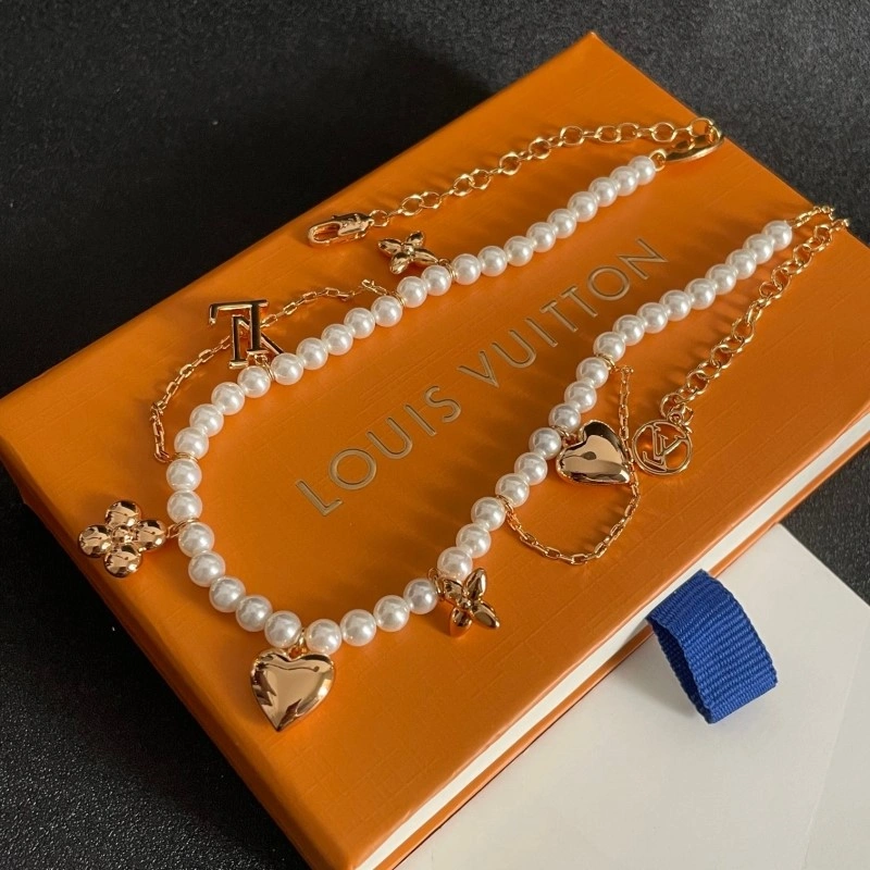 Louis Vuitton Necklaces Soft 247872