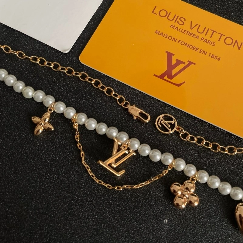 Louis Vuitton Necklaces Soft 247872