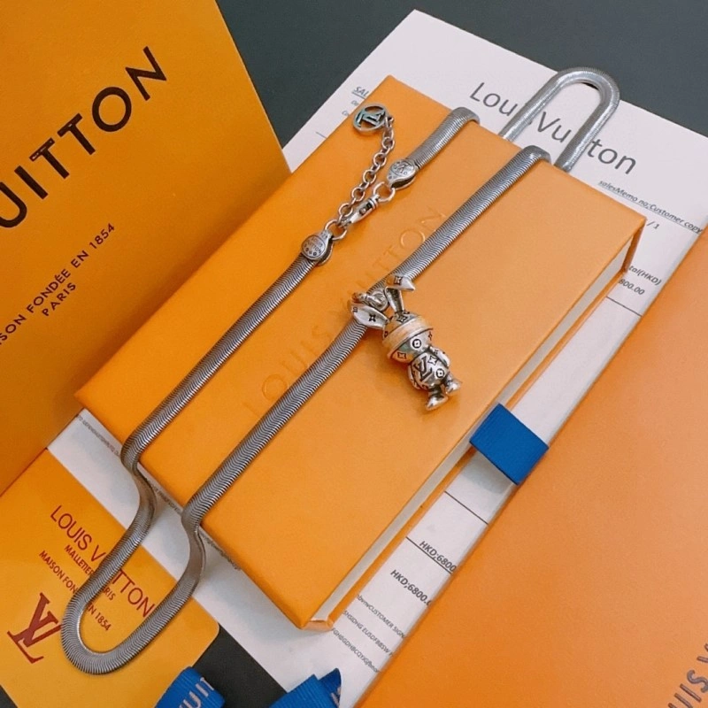 Louis Vuitton Necklaces EyeCatching 247866
