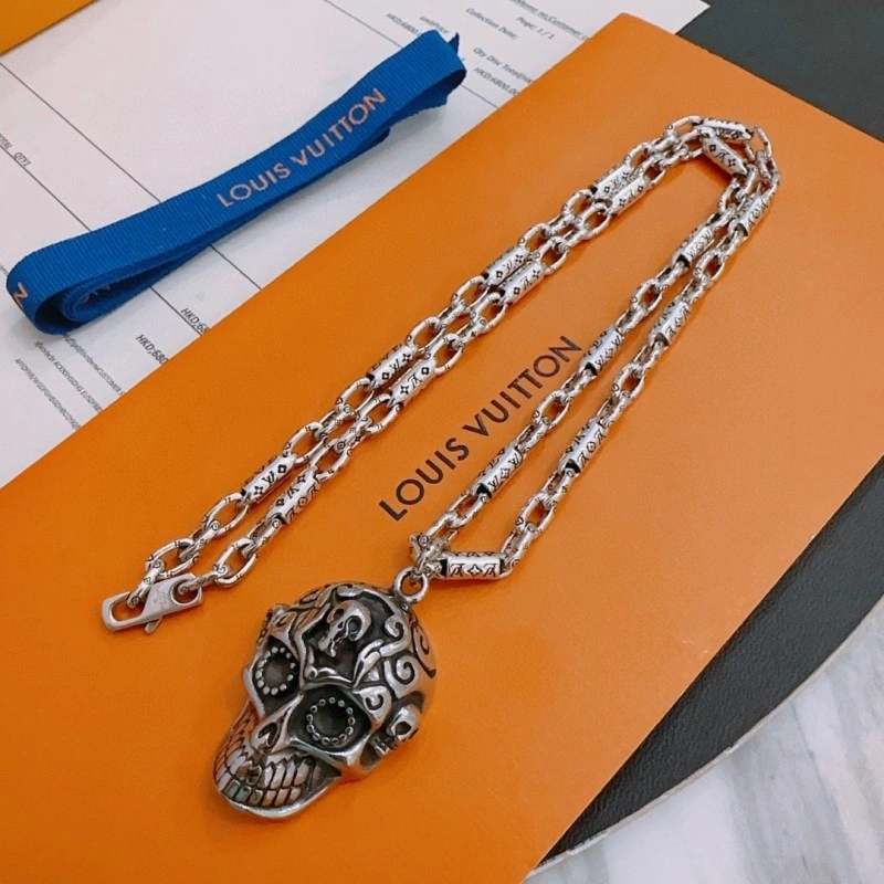 Sophisticated Louis Vuitton Necklaces 247873